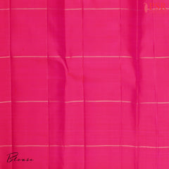 This Blue Violet & Magenta Pink Kanchipuram Silk Saree from PSR Silk Sarees is an exquisite addition to the Shrestha Kanjivaram collection