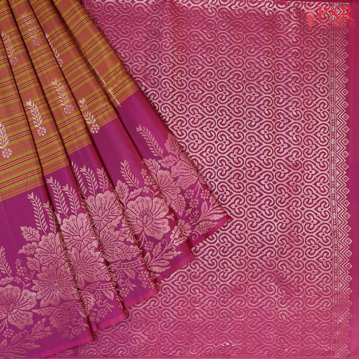 Unveil the beauty of our&nbsp;Dark Red Soft Silk Saree, perfectly paired with a contrasting&nbsp;Dark Purple&nbsp;combination.