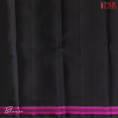 This Grey & Black Arani Silk Saree from PSR Silk Sarees is a refined blend of tradition and elegance