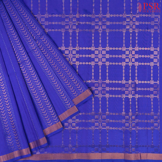 Indulge in timeless elegance with our Royal Blue&nbsp;Soft Silk Saree, crafted to perfection with&nbsp;impressive copper zari jacquard stripes patterm